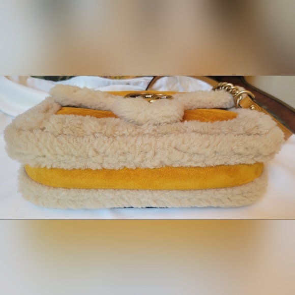 NWT $3600 GUCCI MARMONT TAN SUEDE SHEARLING LAMBSWOOL MEDIUM FLAP SHOULDER BAG - Picture 4 of 14